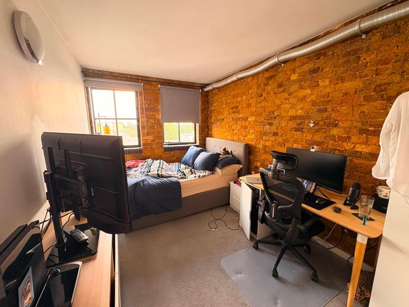 Room Tyssen Street in Greater London