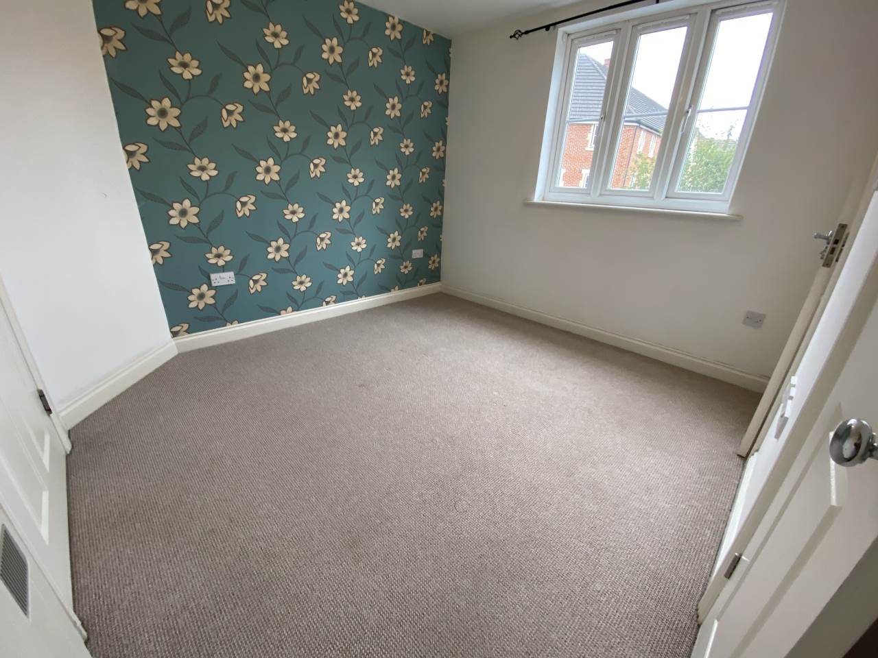 Flat Harris Close in Frome