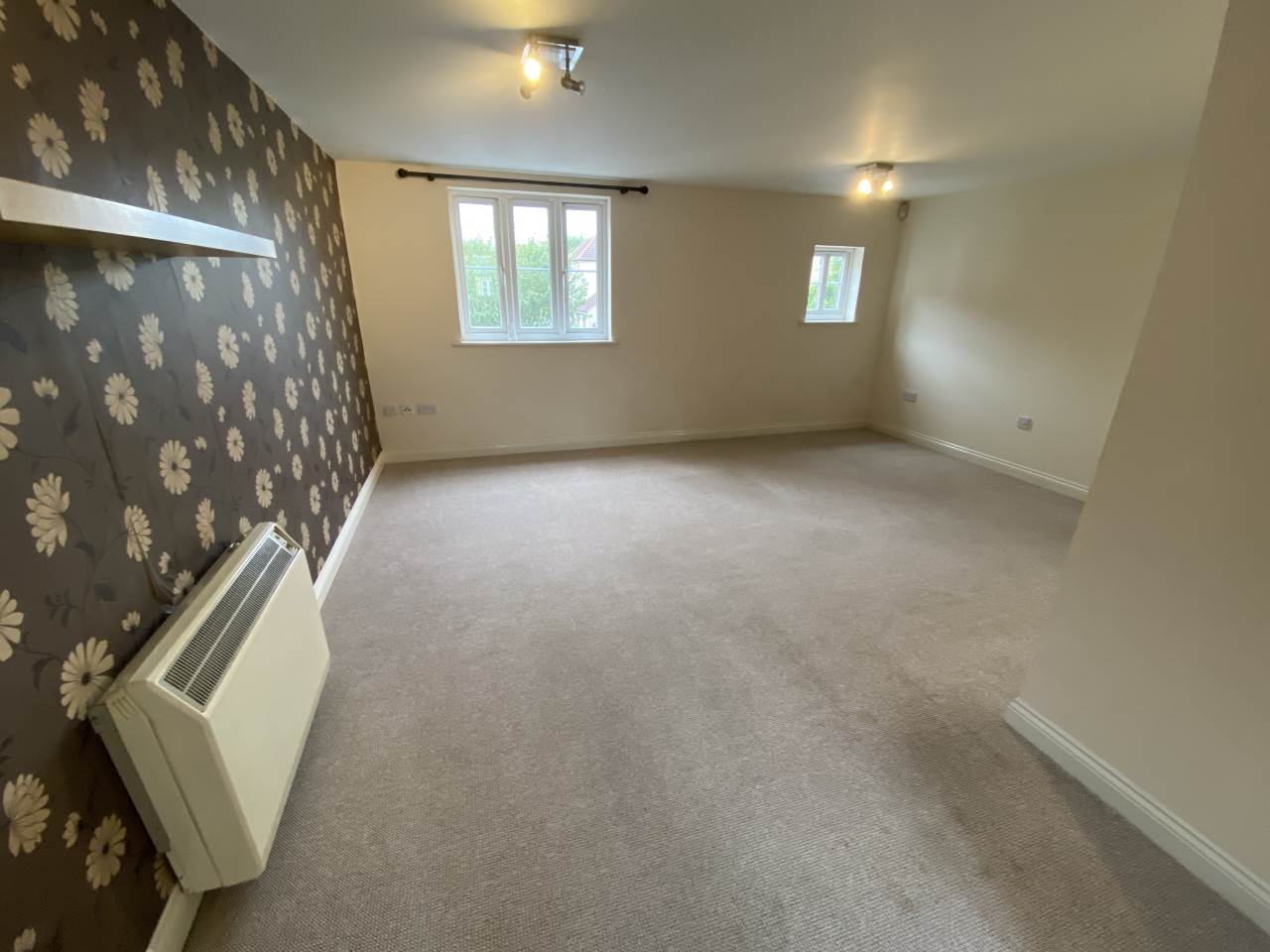 Flat Harris Close in Frome