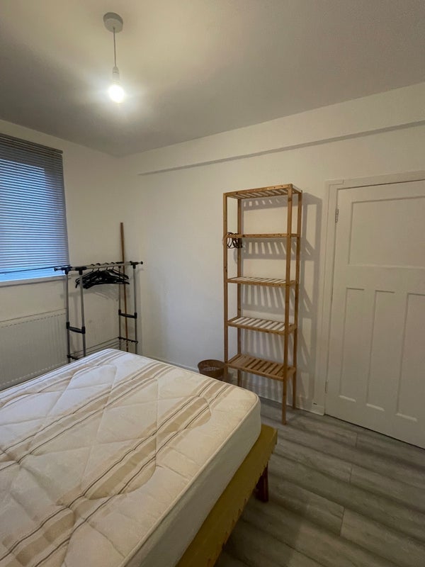 Room Walburgh Street in Greater London