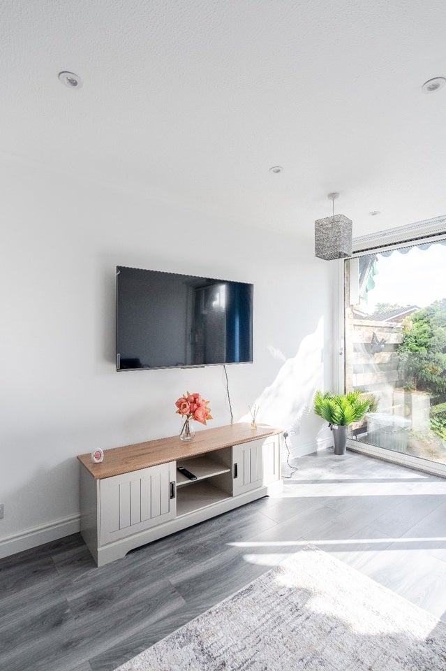 House Alpine Close in Greater London