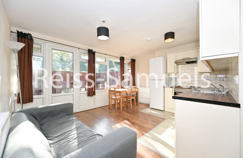 House Cook's Road in Greater London