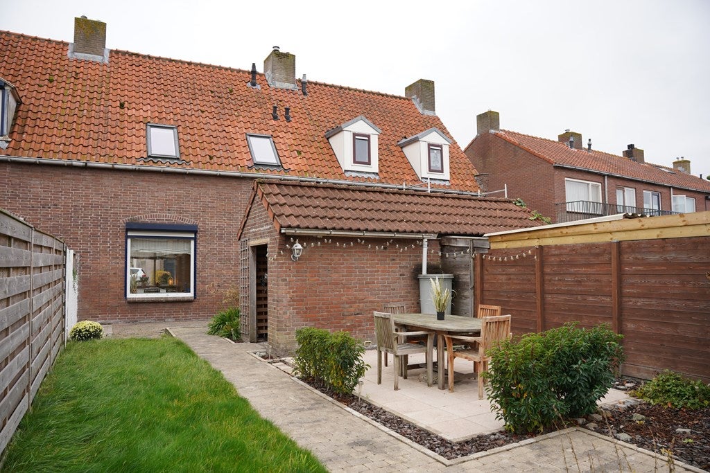 Huis Quarles van Uffordweg 79 in Oostburg