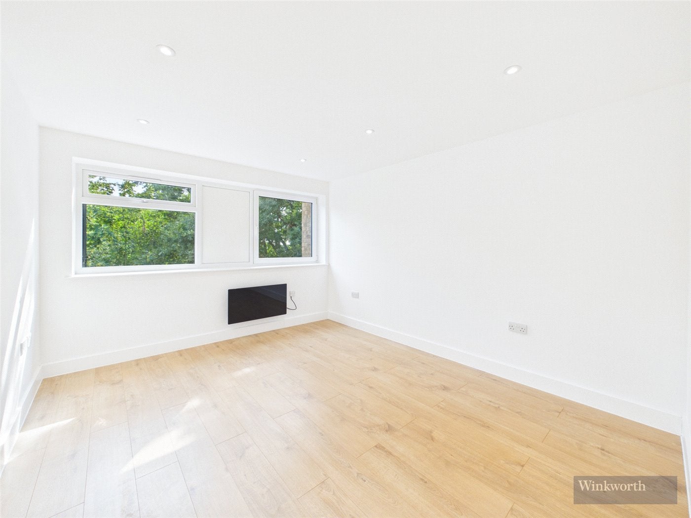 Flat Castleview Road in Elmbridge