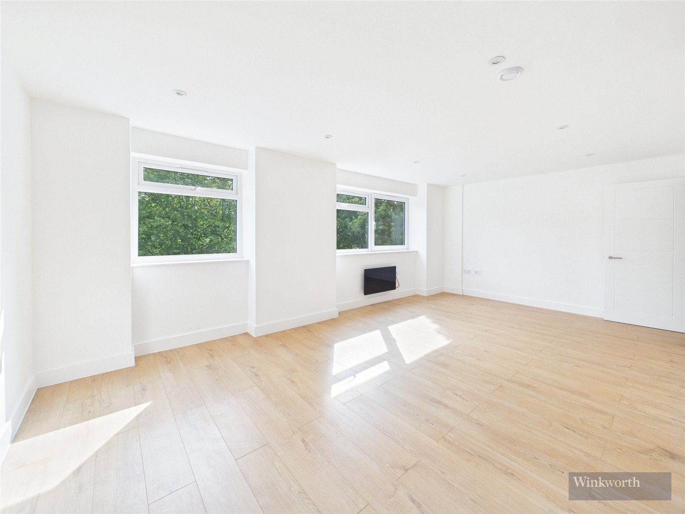 Flat Castleview Road in Elmbridge