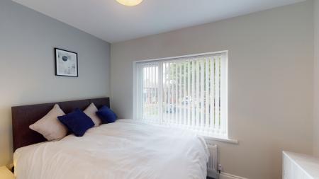 Room Harcourt Street in Royton