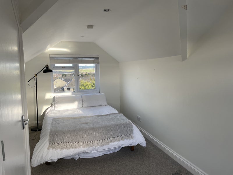 Room Elm Road in Bristol