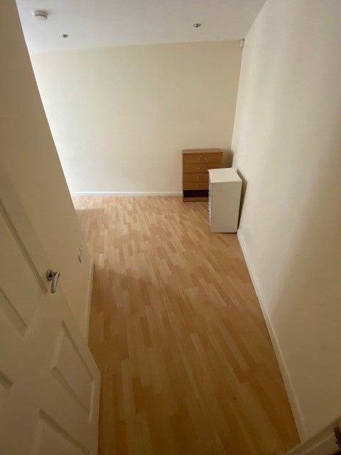 Flat Clifton Court in Olney
