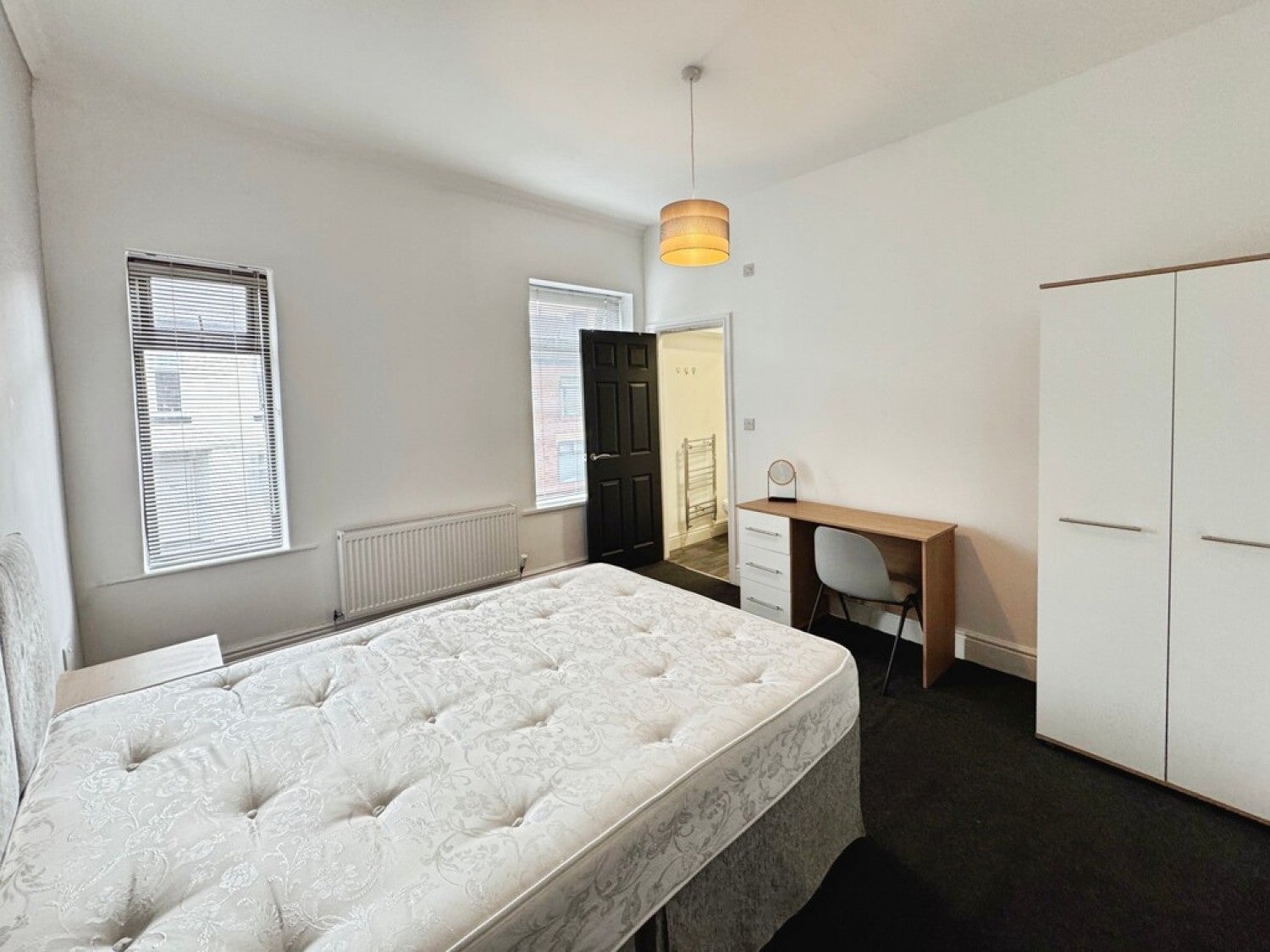 Room Victoria Avenue in Salford