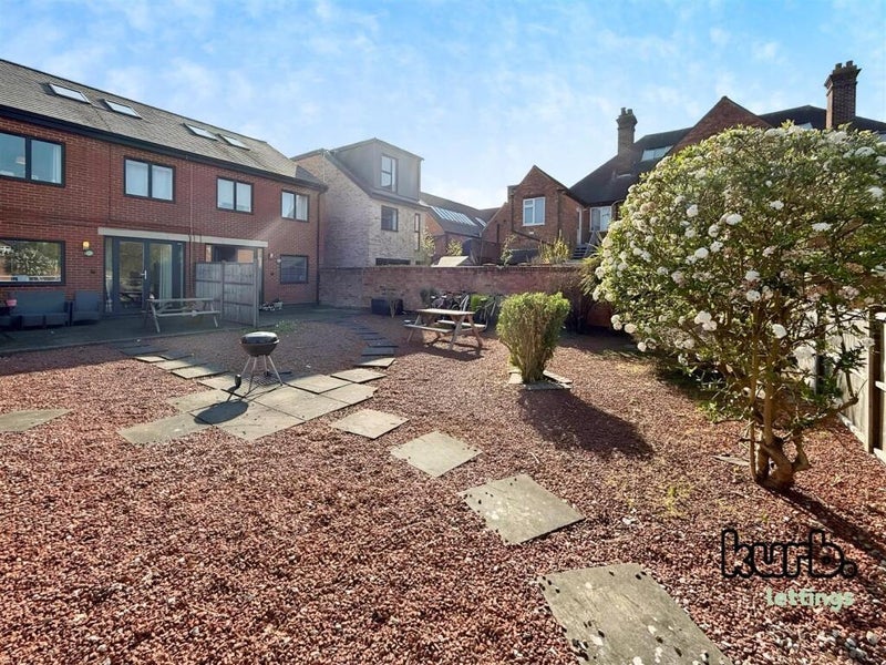 Room Eltham Road in Rushcliffe