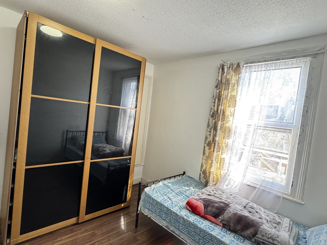 Room Kingsland Road in Greater London