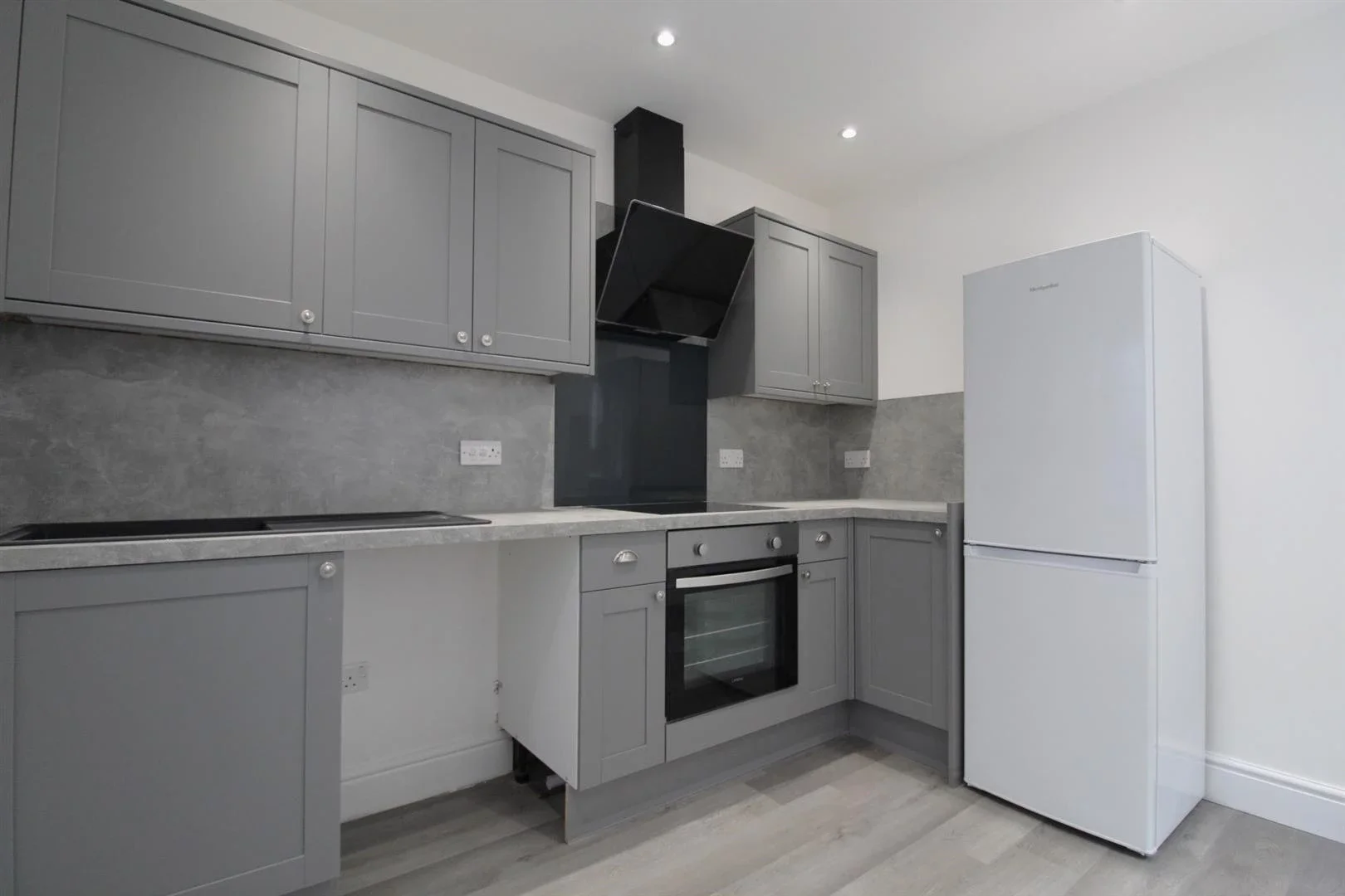 Flat Hampden Road in Greater London