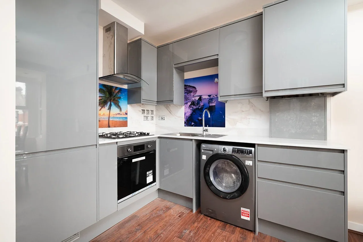 Flat Aberdour Road in Greater London