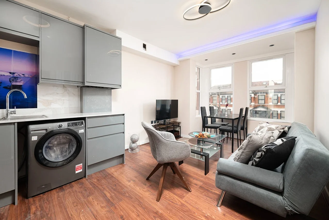 Flat Aberdour Road in Greater London