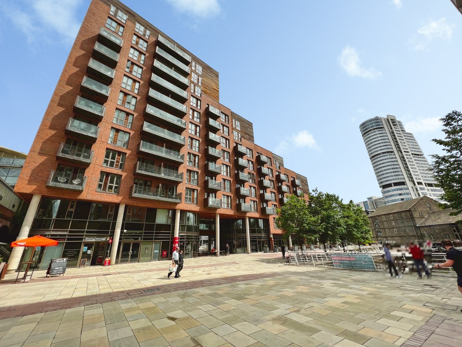Flat Dark Neville Street in Leeds
