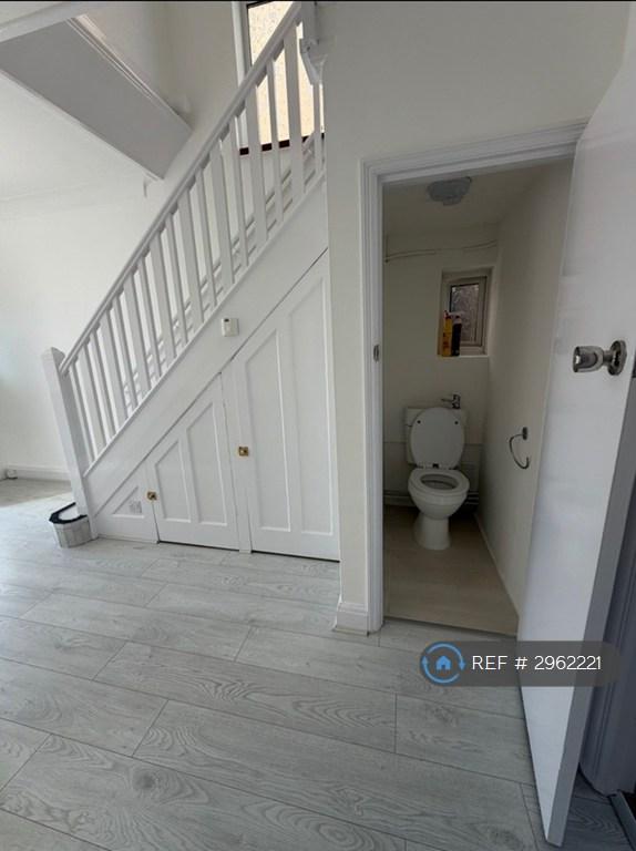 House Willow Walk in Greater London