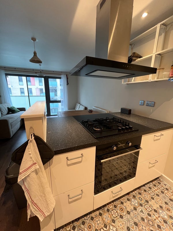 Flat Stainsby Road in Greater London