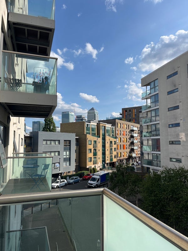 Flat Stainsby Road in Greater London