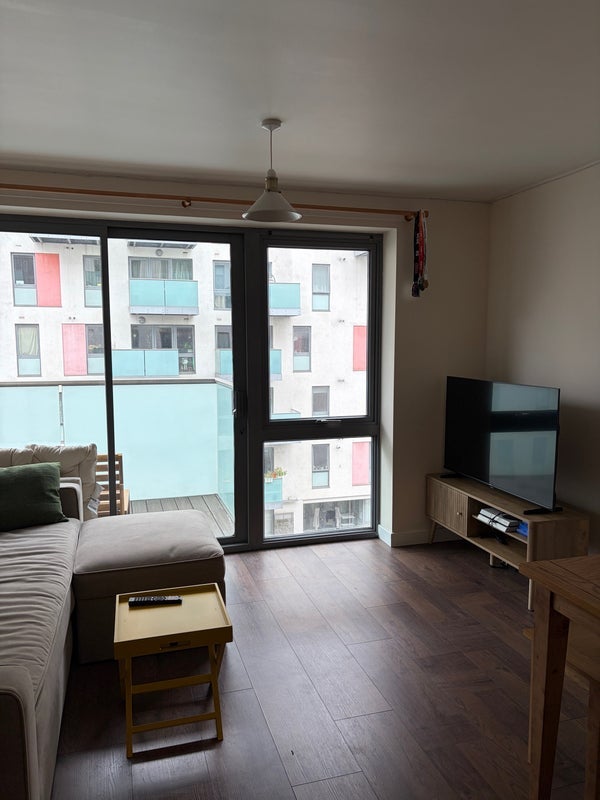Flat Stainsby Road in Greater London