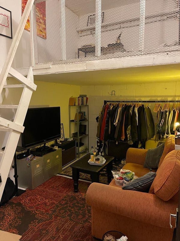 Room Ashfield Road in Greater London