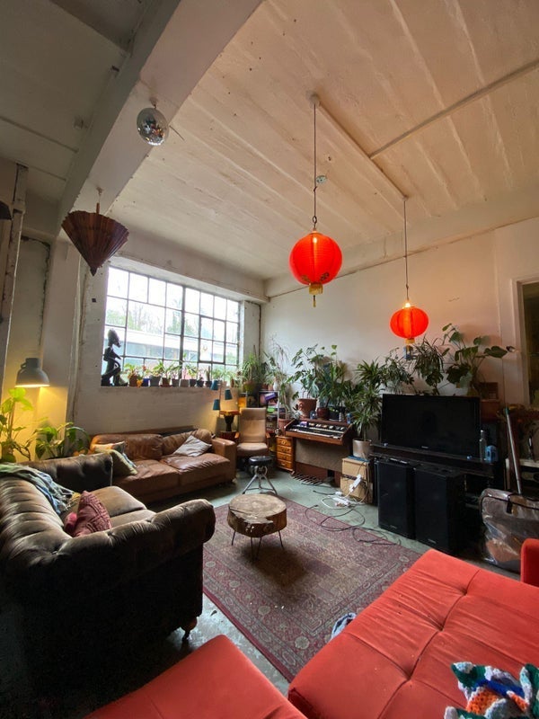Room Ashfield Road in Greater London