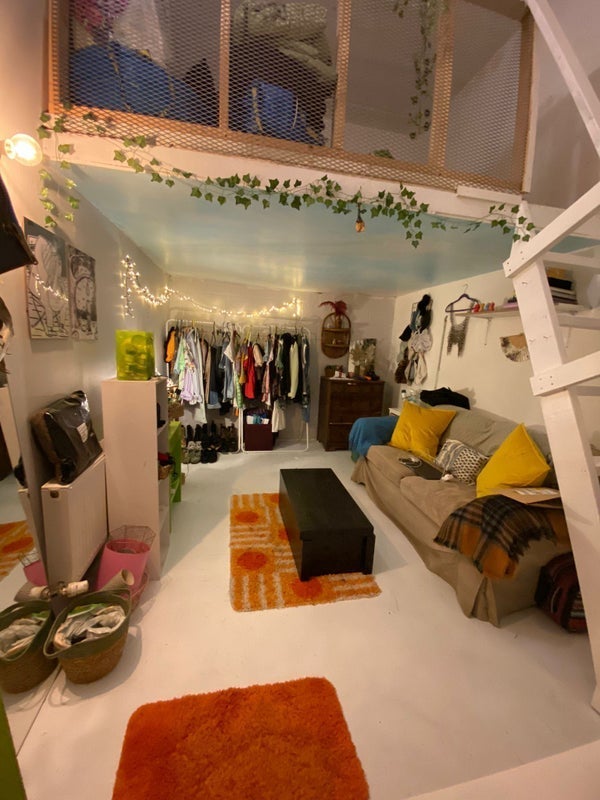 Room Ashfield Road in Greater London