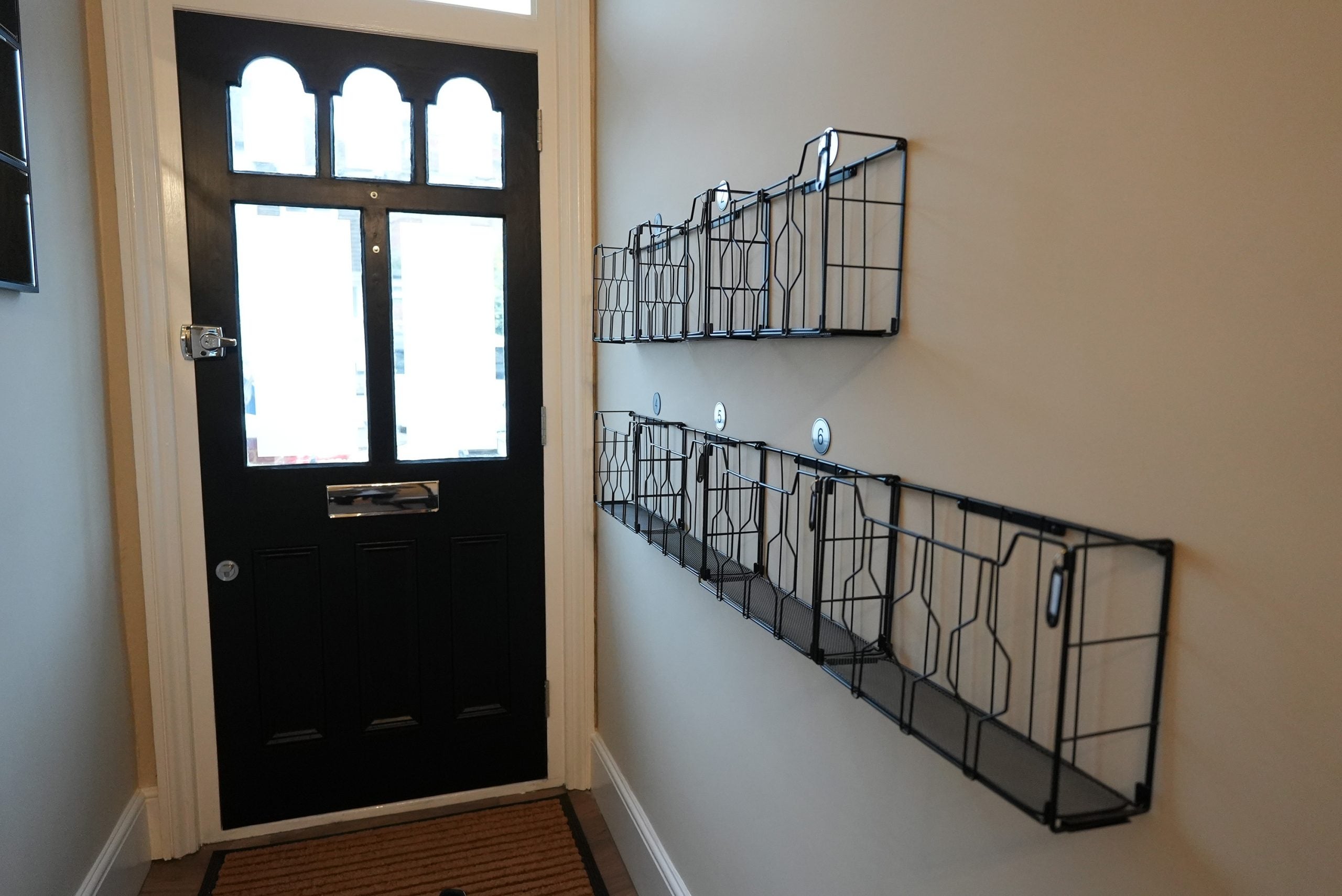 Room Lynwood Road in Reigate and Banstead