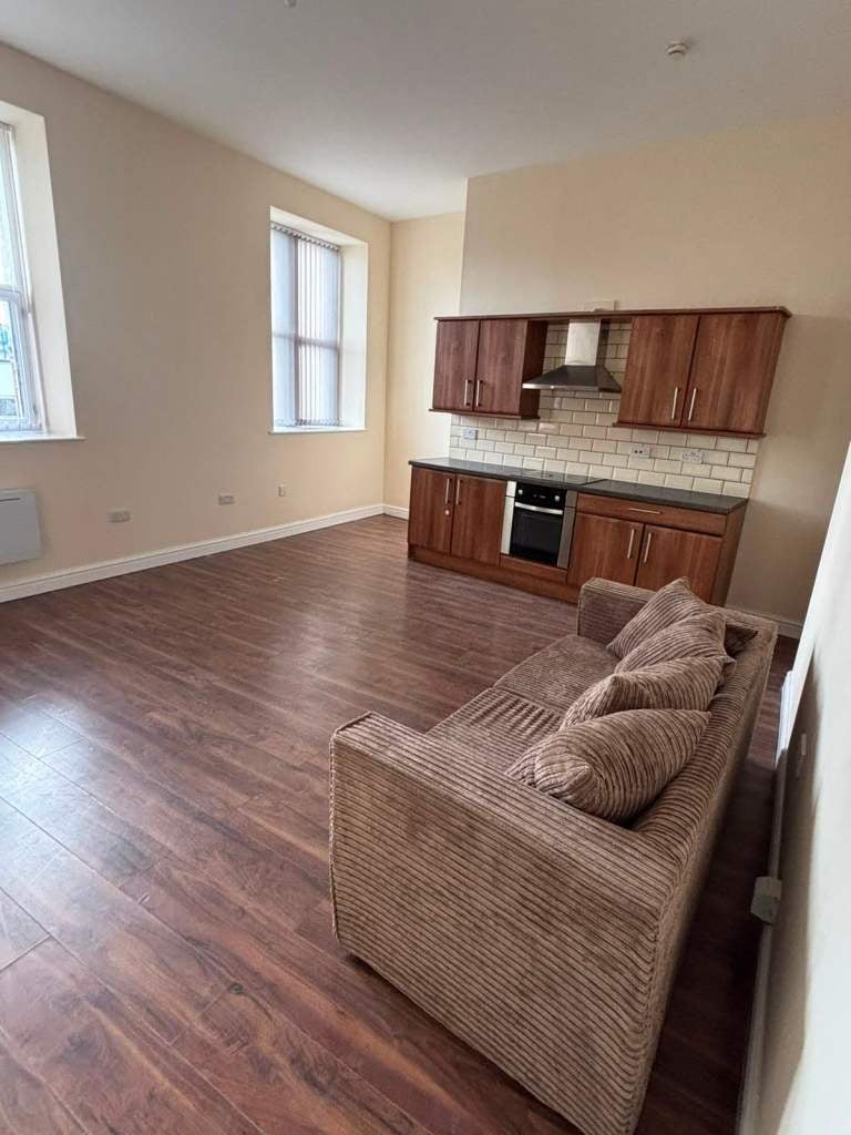 Flat Rawson Square in Bradford