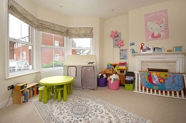 Flat Fawe Park Road in Greater London