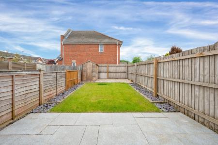 House Buttermere Close in Melton