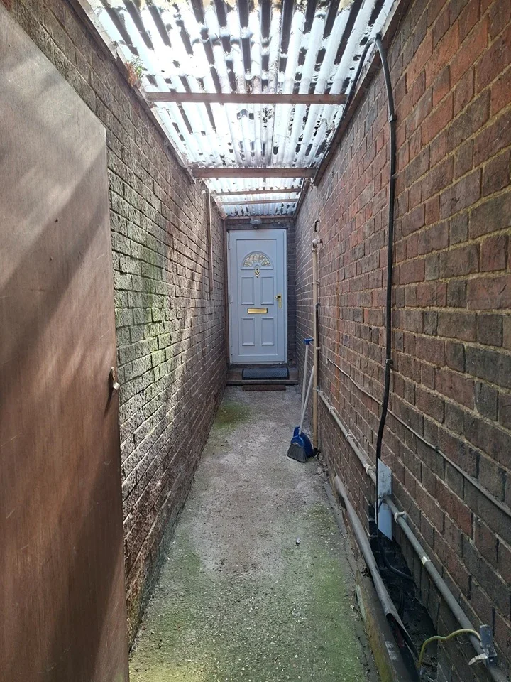 Flat Farley Hill in Luton