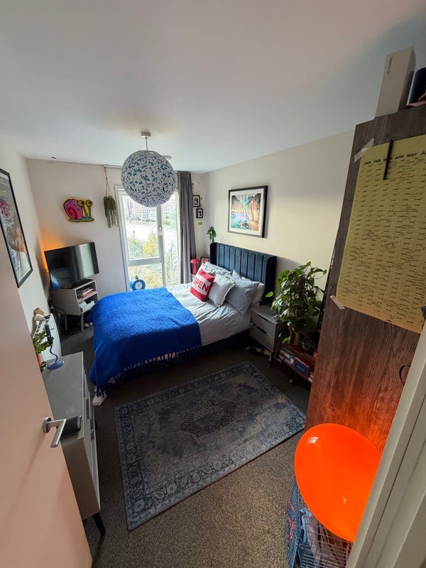 Room Waterways Avenue in Trafford