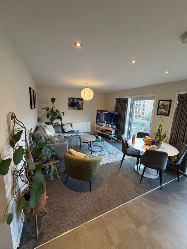 Room Waterways Avenue in Trafford