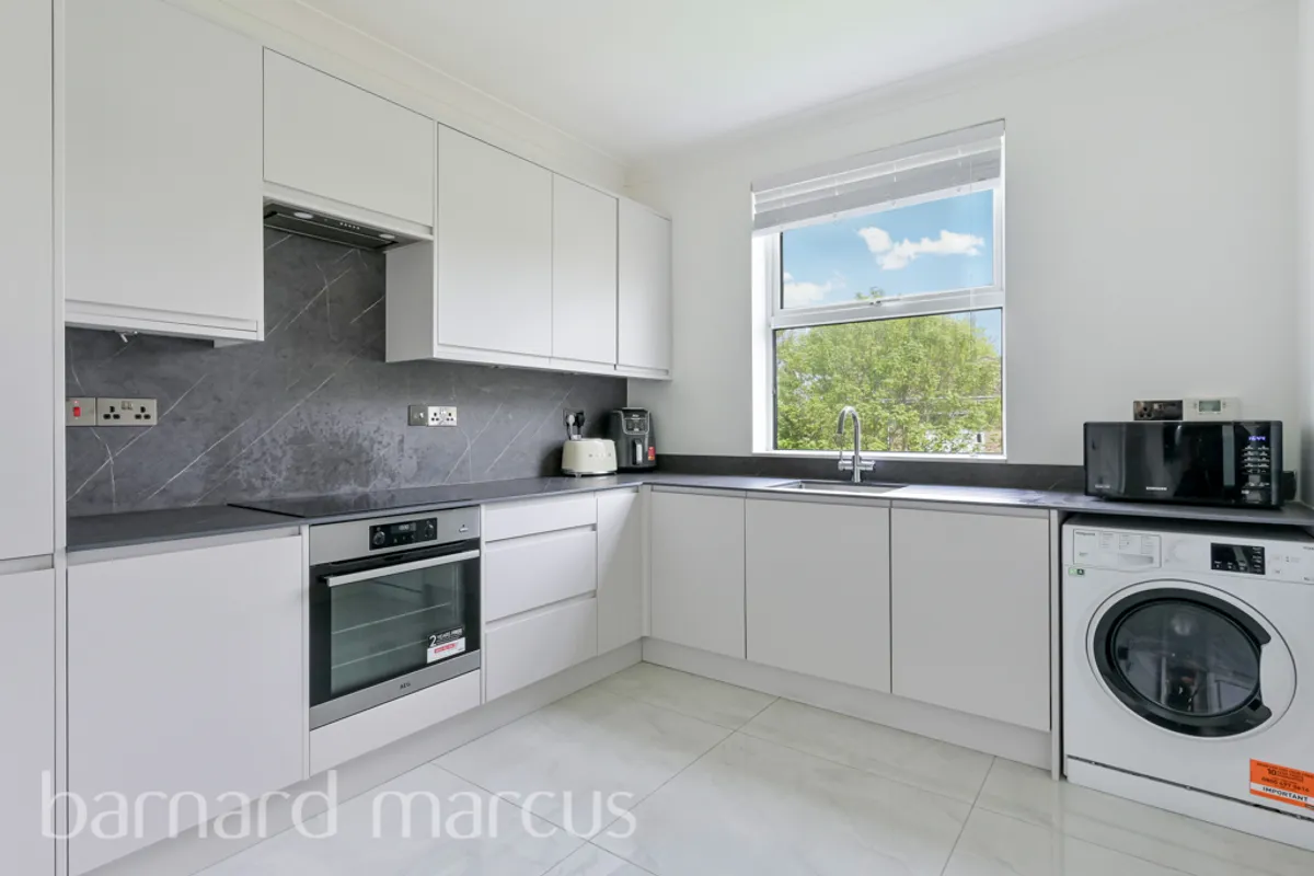 Flat Windsor Road in Greater London