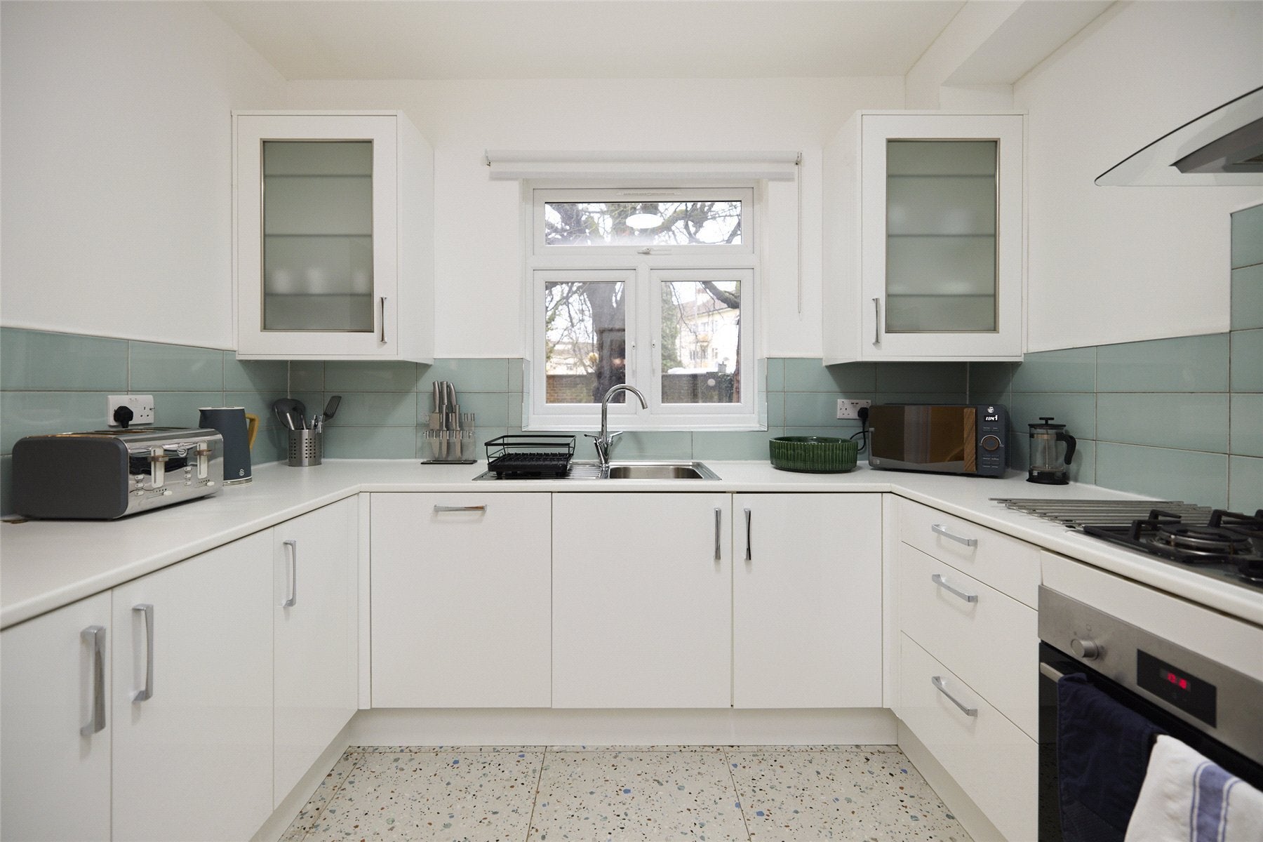 House Ravenswood Court in Greater London