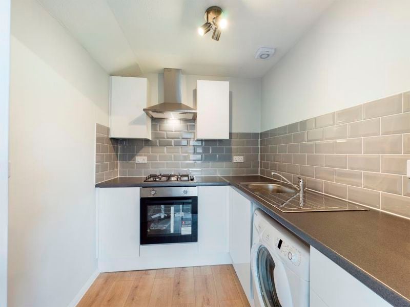 Flat Priory Road in Tonbridge and Malling