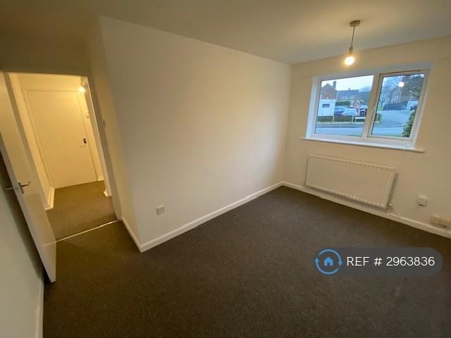 Flat Covert Close in Ashfield