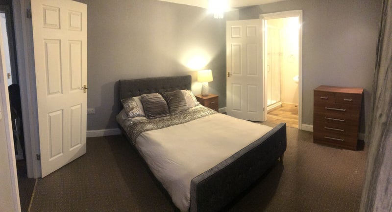 Room Mendip Road in Yatton