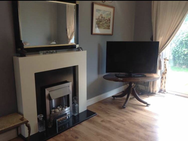 Room Mendip Road in Yatton