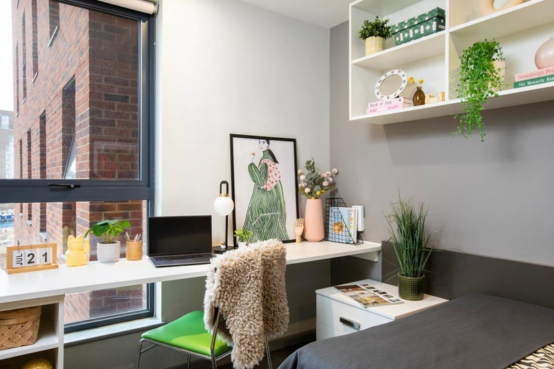Room St. Pancras Way in Greater London