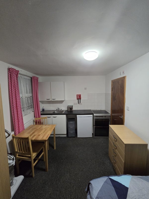 Flat Cromie Close in Greater London