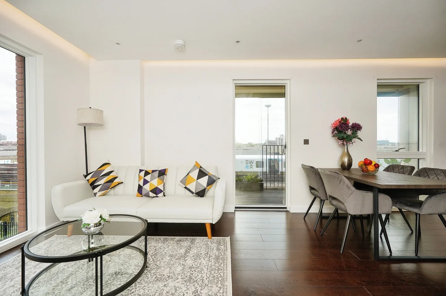 Flat Malthouse Road in Greater London