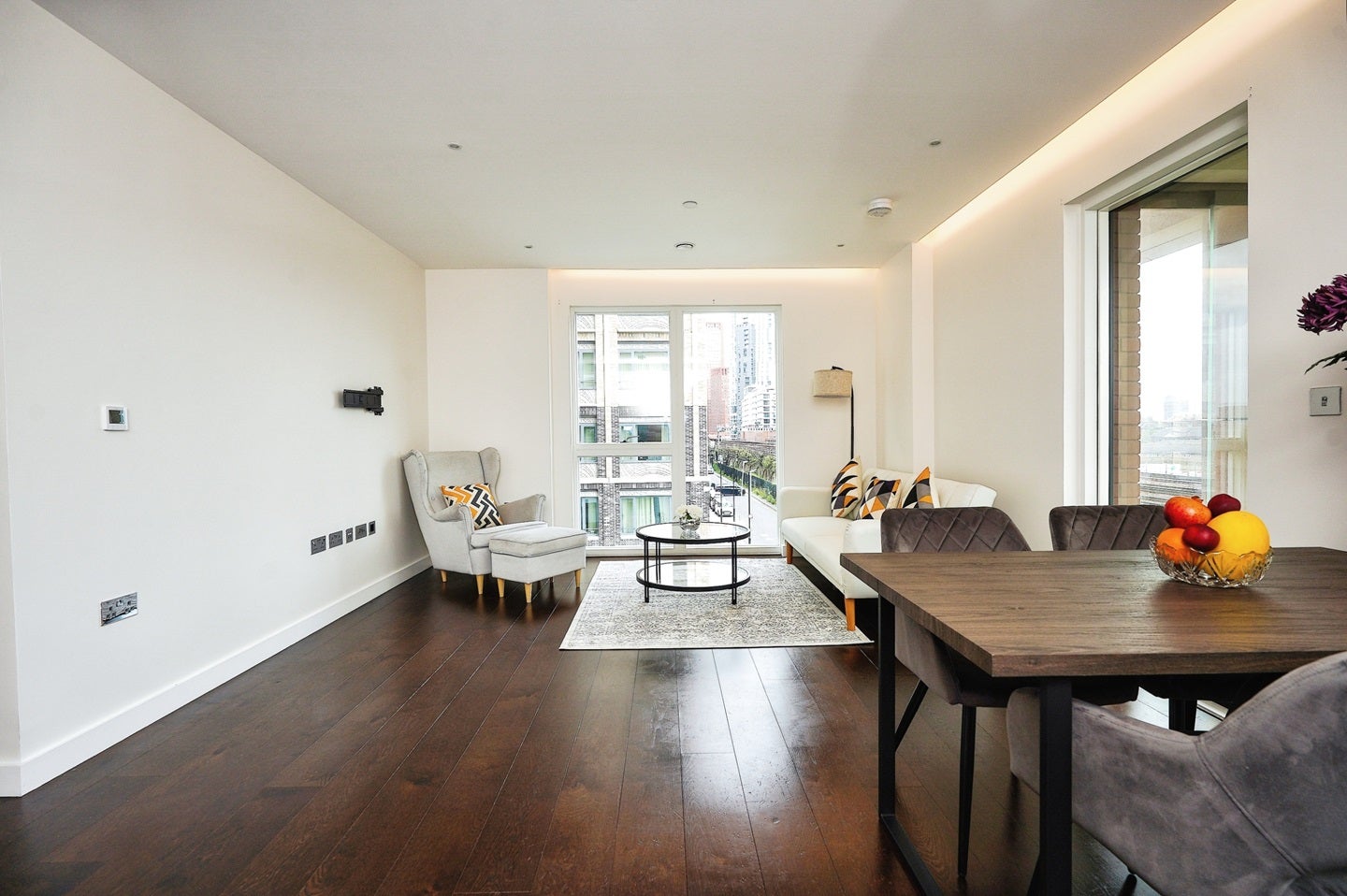 Flat Malthouse Road in Greater London