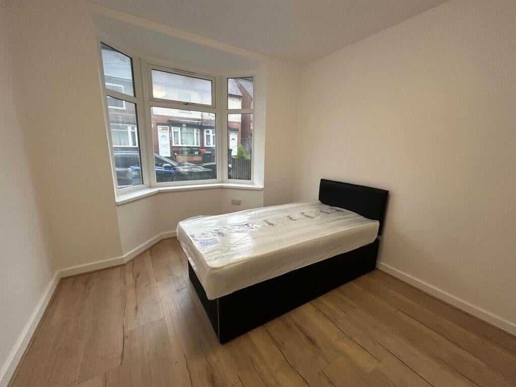 Flat Gulson Road in Coventry