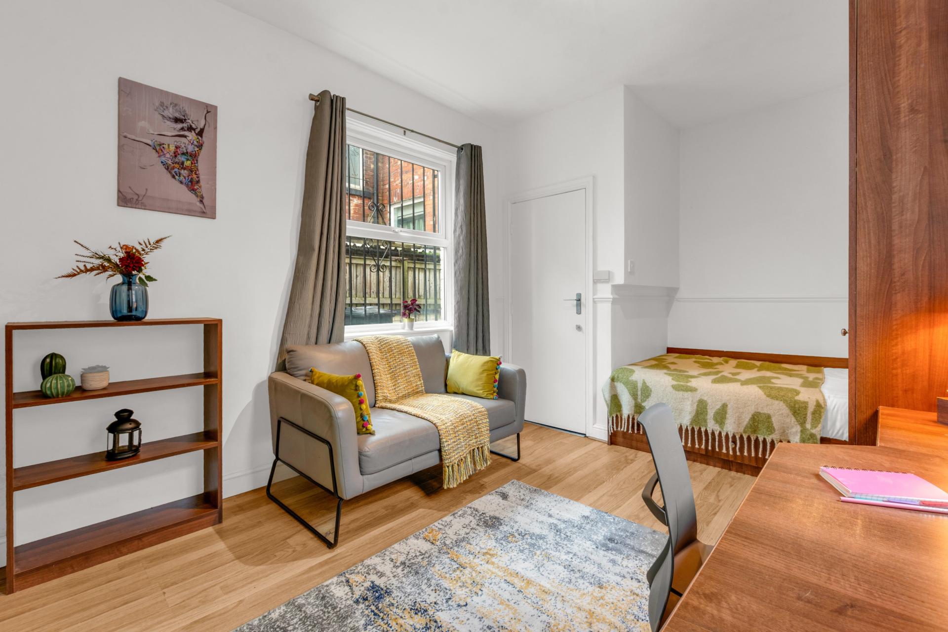 Flat Brudenell Mount in Leeds