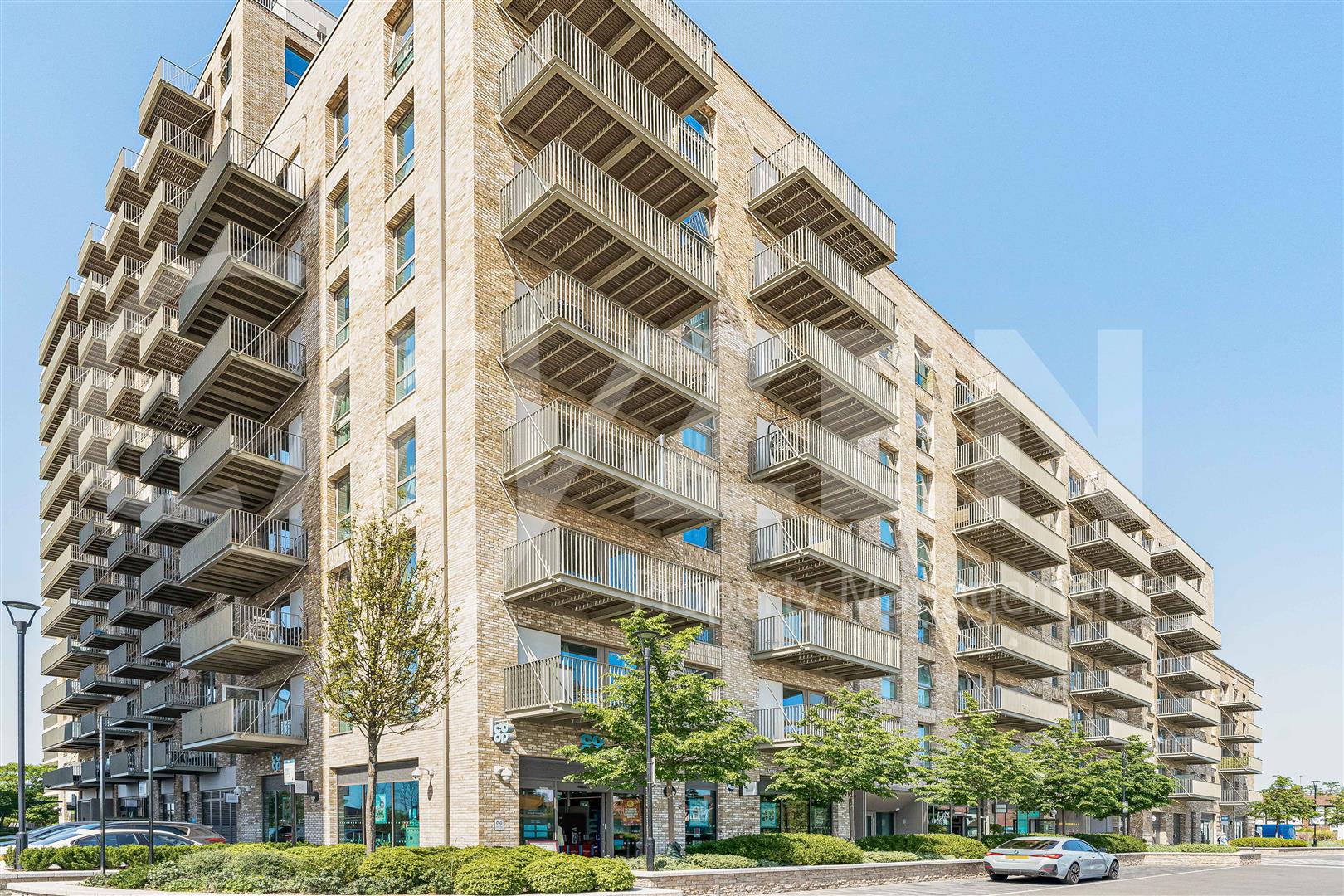 Flat Beresford Avenue in Greater London