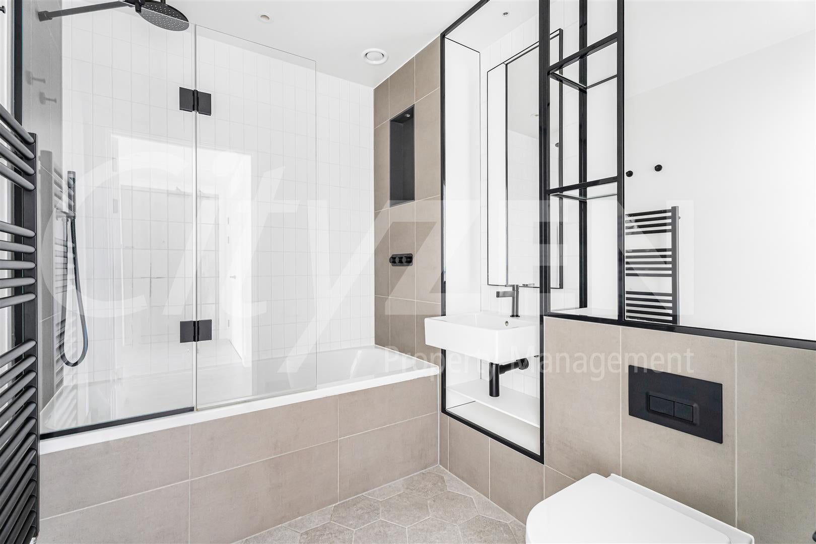 Flat Beresford Avenue in Greater London