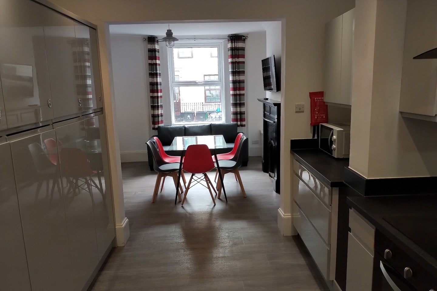 Room Wellington Street in Gloucester