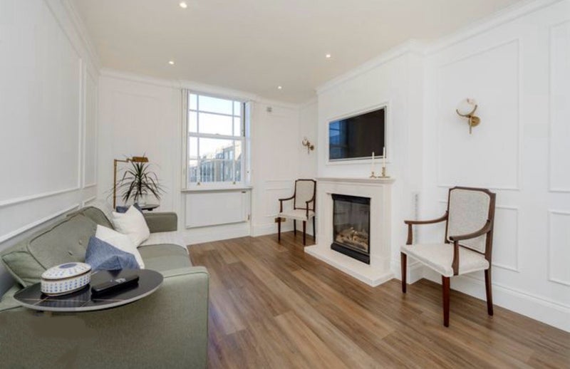 Flat Hugh Street in City of Westminster