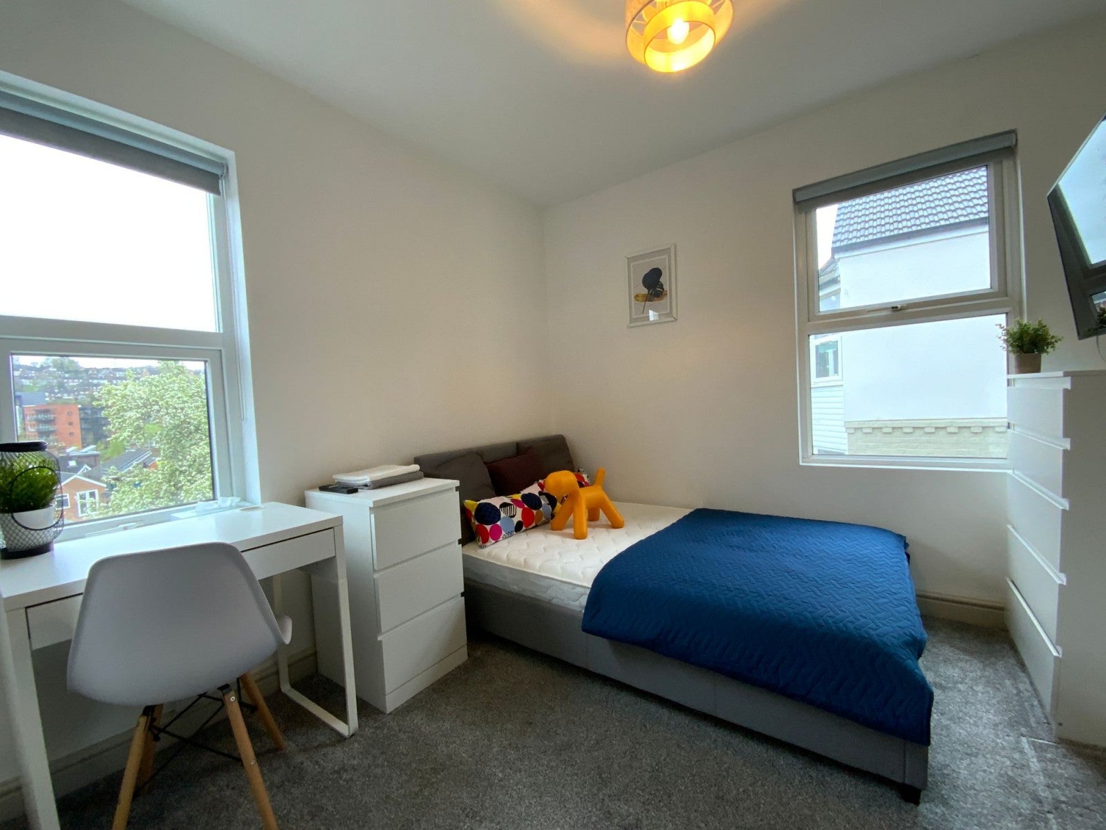 Room Roberts Road in High Wycombe